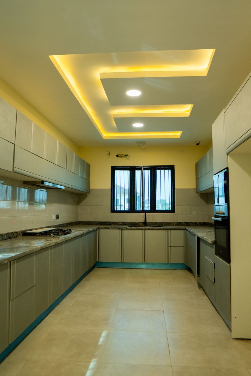Royal Gardens Estate detached house view 9
